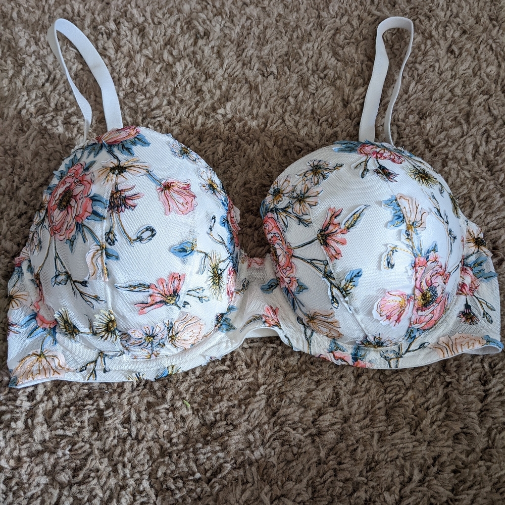 Victoria's Secret Dream Angles Demi Bra 34DD